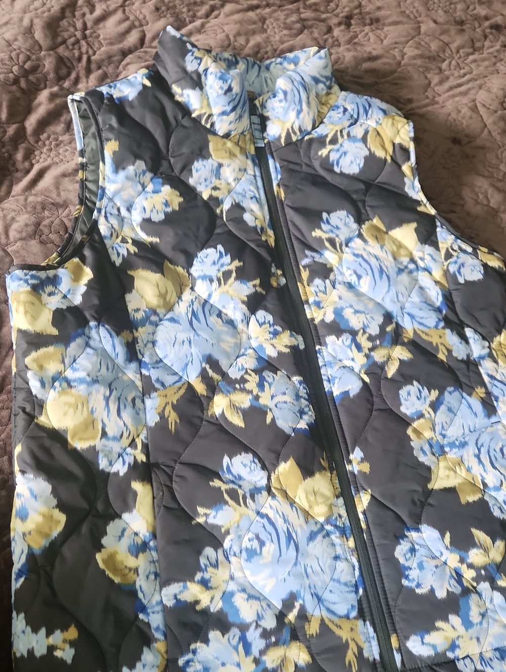 Lands End Vest Womens SZ Large Floral Green Quilted Insulated Puffer Winter Warm